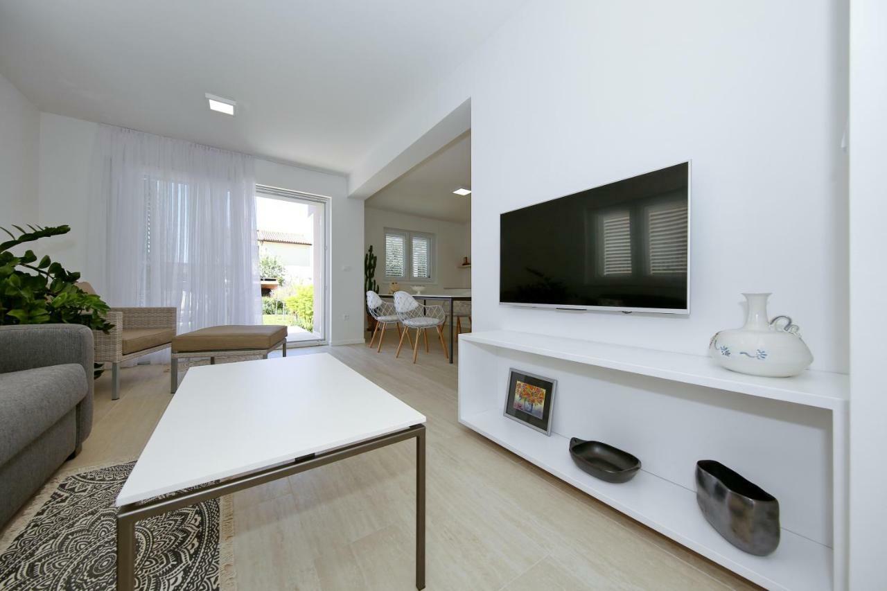 Valadar Apartments ปริฟลากา ภายนอก รูปภาพ