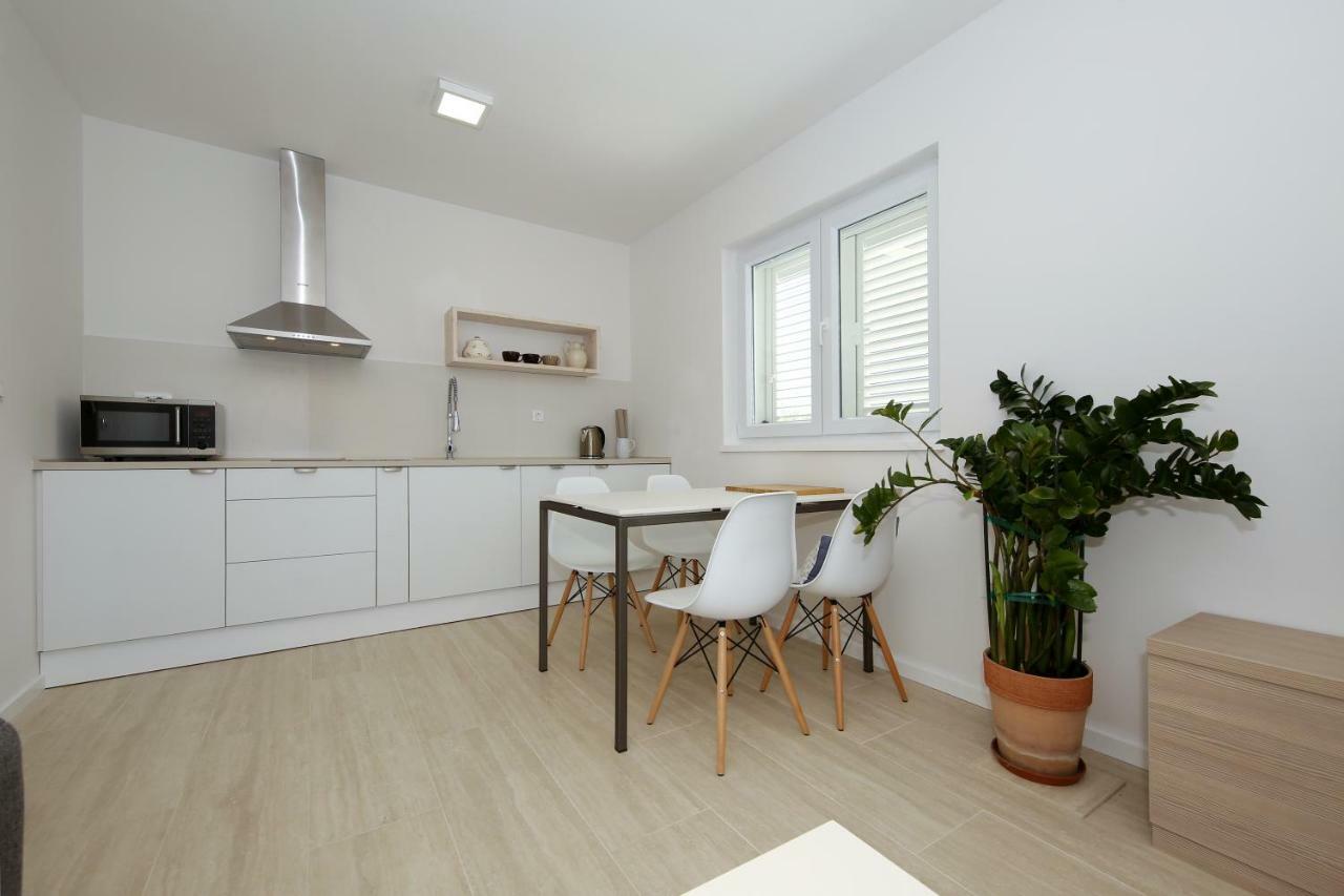 Valadar Apartments ปริฟลากา ภายนอก รูปภาพ